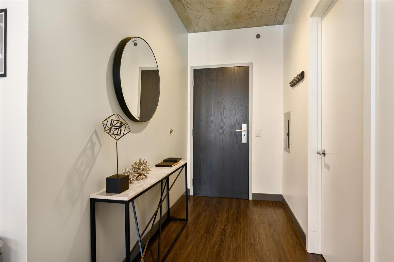 Kasa Chicago Downtown Loop Apartments Main image 1