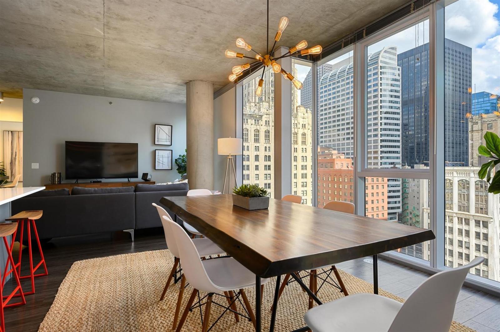 Kasa Chicago Downtown Loop Apartments Main image 2
